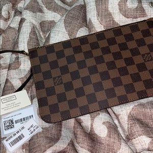 Authentic Louis Vuitton damier pouchette